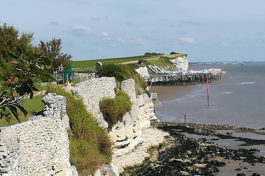 Villa en plein coeur de Talmont, maison connectée à l'esprit rétais Extérieur photo